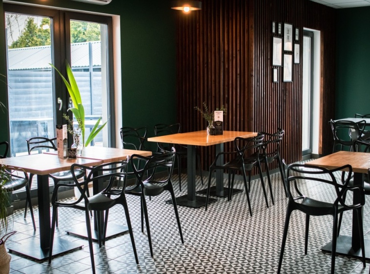 RESTAURACJA PRZYSTANEK